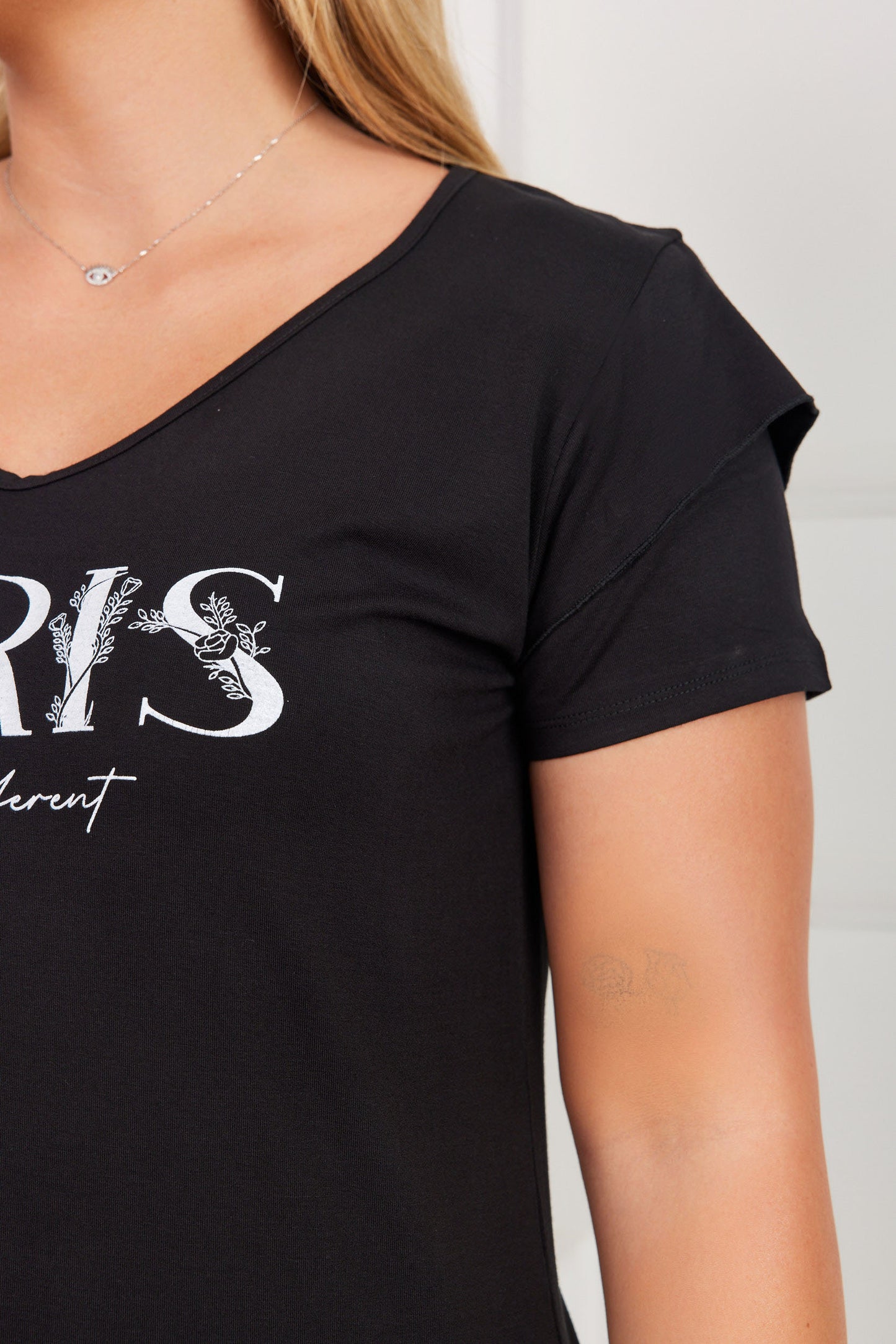 חולצת V הדפס PARIS