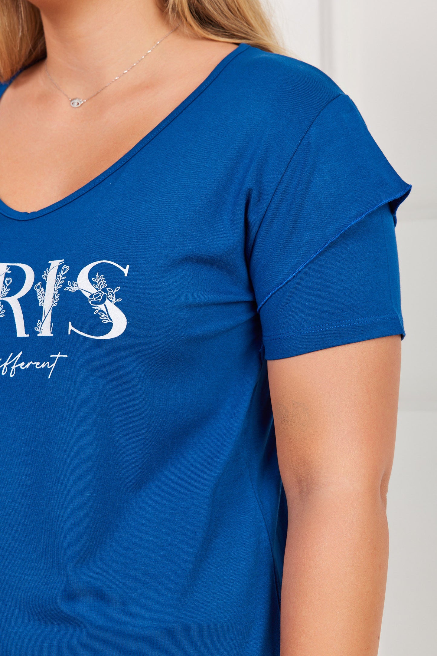 חולצת V הדפס PARIS